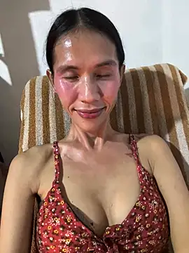 LoveRUBY143 Adlı Modelin Canlı XXX Sohbeti