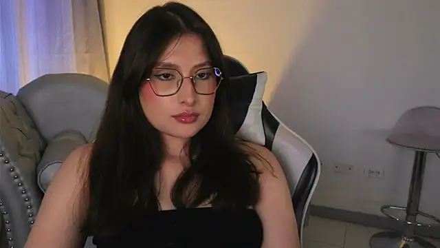 Daisha_Riley élő XXX-chatje