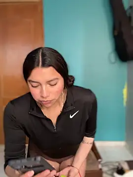 CocoaGigiMuse Adlı Modelin Canlı XXX Sohbeti