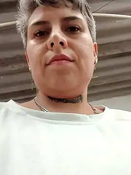 Chat +18 de Yessi_rousse ao vivo