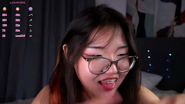 XXX chat uživo modela NelleMihalko
