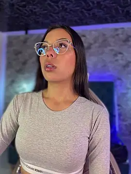 Czat XXX na żywo – Emiily_Rouse