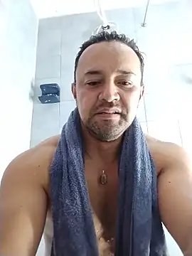 Chat +18 de AlejoMoretti ao vivo