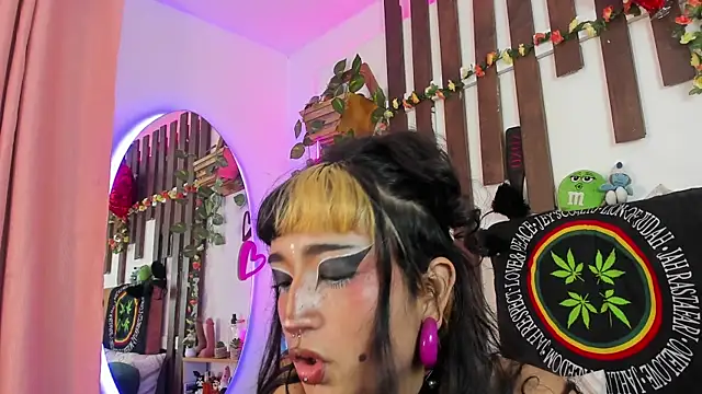 MeowMota_ Adlı Modelin Canlı XXX Sohbeti