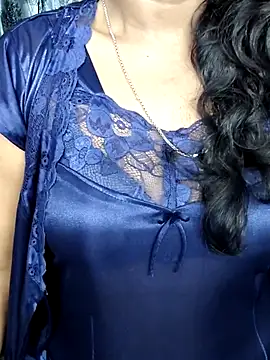 Hotty_Kavita live XXX chat