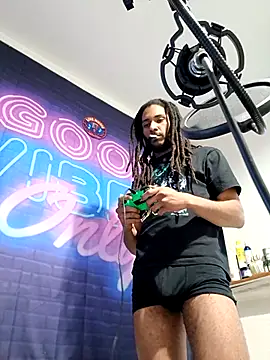Mikaaa97 现场XXX聊天