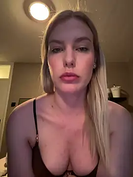 Chloemillerrxx webcam show