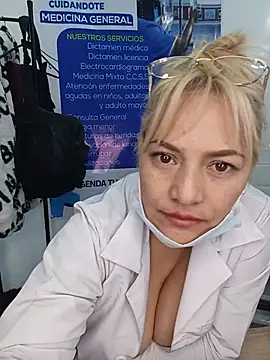 _Zoe_777 élő XXX-chatje