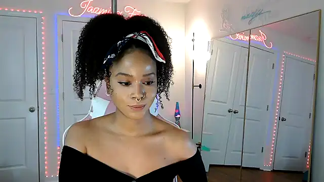 Pokazy przed kamerką – JazmineFoxx