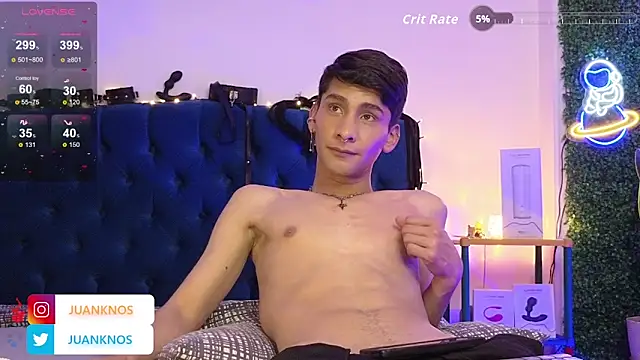 by_pandora Show in webcam
