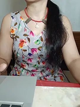 Chanchal--Navya Chat XXX in diretta