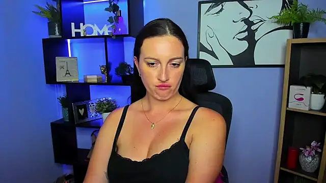 FUN_AMI Adlı Modelin Canlı XXX Sohbeti