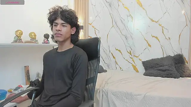 Zayn_Fox32 Live XXX-chat
