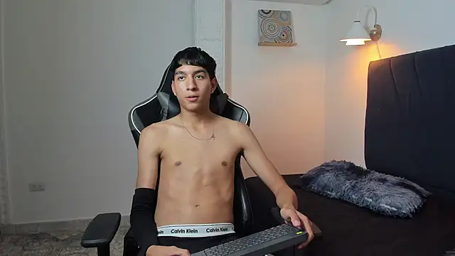 yago_77 在線直播表演