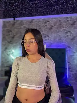 Emiily_Rouse Live XXX-Chat