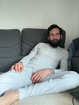 Michel_huge Pertunjukan Webcam