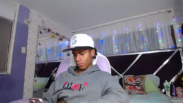 Santy_bigcock_01 Webcamshow