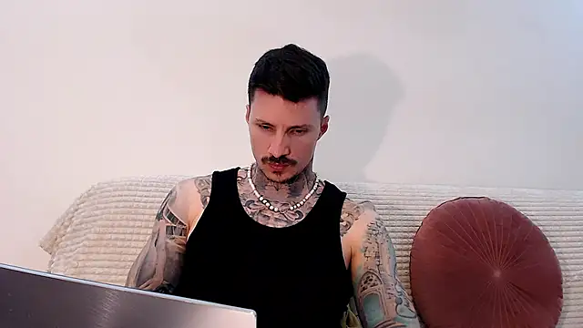 Chatroom XXX en direct de tyago_doll
