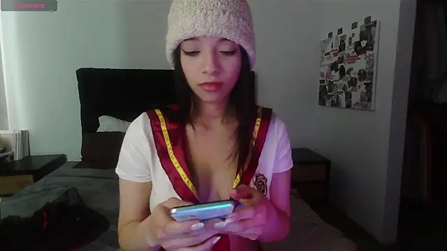 Jasmine_019 লাইভ XXX চ্যাট