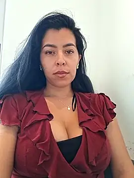 Luianna 现场XXX聊天