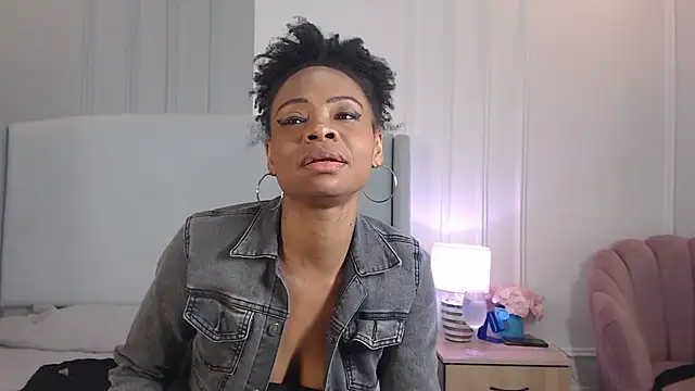 XXX chat uživo modela ChantalGarner