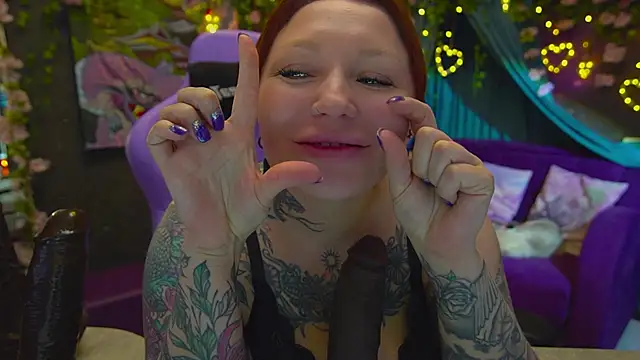 دردشة BlackedBarbie الجنسية المباشرة