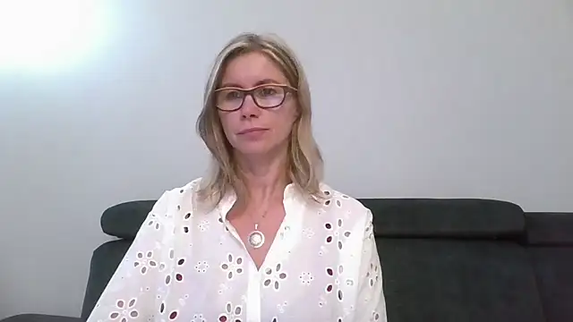 DoreenSexy Adlı Modelin Canlı XXX Sohbeti