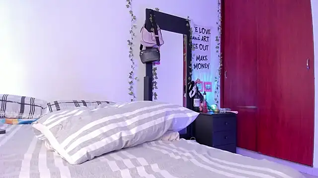 little_kayla_ élő XXX-chatje