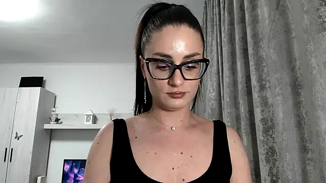 AleeAlice 现场XXX聊天