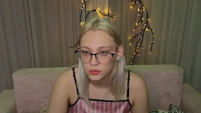 KaraLiin Webcam-Show