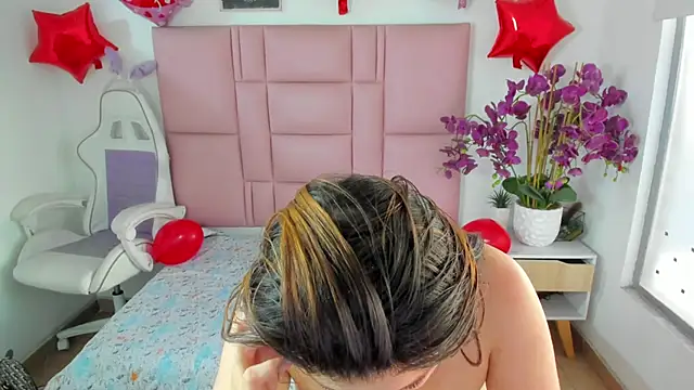 Lina_Castle Chat XXX live