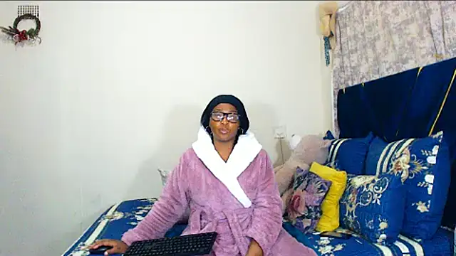 Show modela veronica1xxx na web-kameri