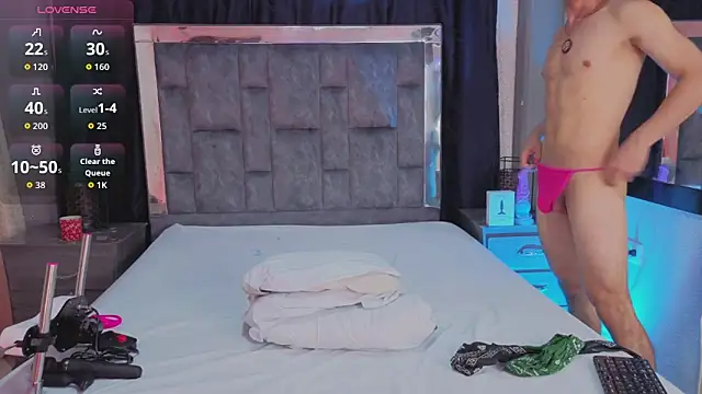 LeoMonnroe Show in webcam