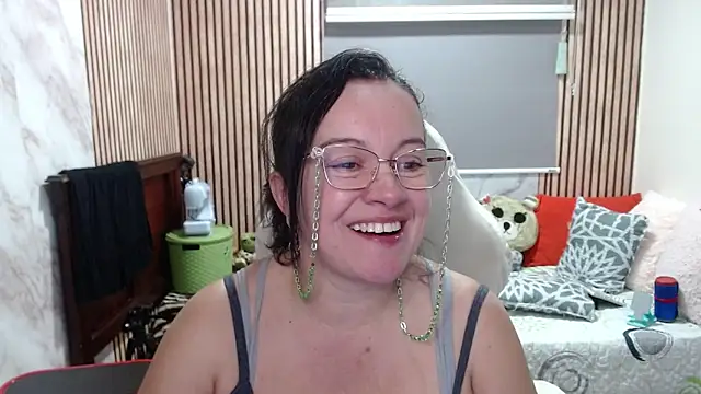Sonialorens_ élő XXX-chatje