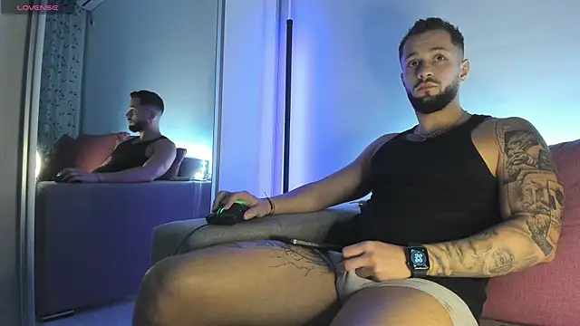 nicholasX1 Chat XXX in diretta
