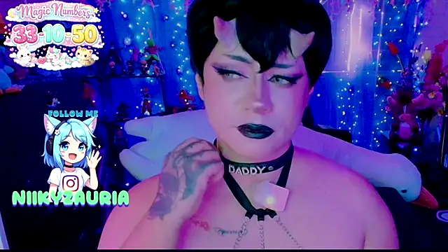 Chatroom XXX en direct de _niiky