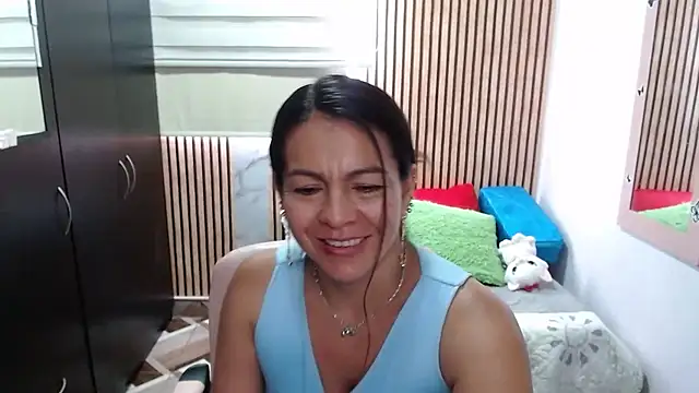 camilavargas_: απευθείας συνομιλία ΧΧΧ