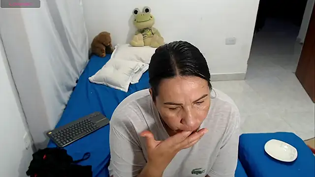 XXX chat uživo modela LAURA_Foxht