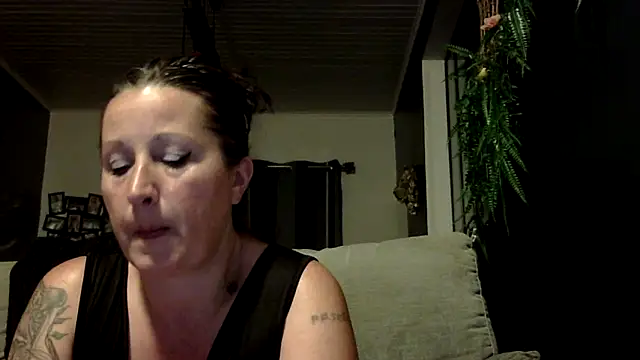 feline27's Webcam Show