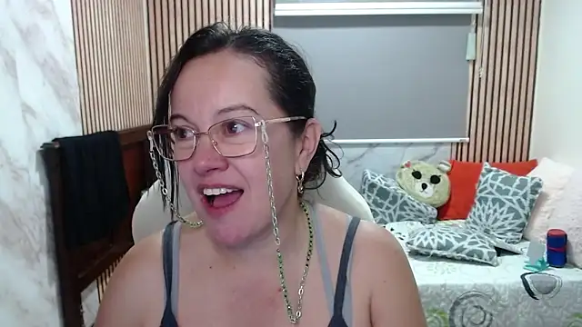 Sonialorens_ Chat XXX in diretta