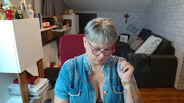 bigtits4you Webcam show