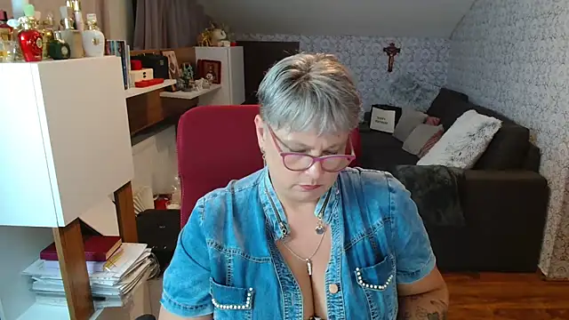 bigtits4you élő XXX-chatje