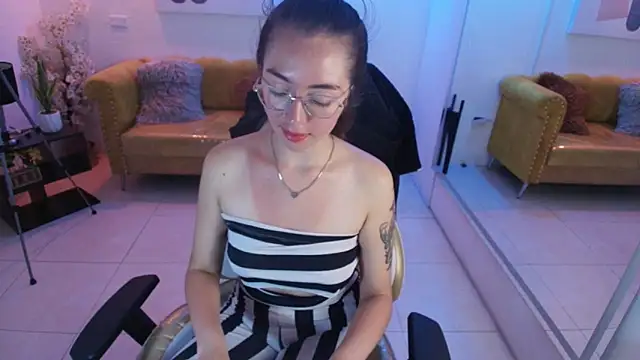 Veronica_miiller 现场XXX聊天