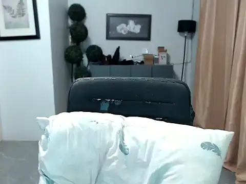 lavandermilk Pertunjukan Webcam