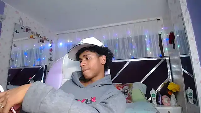 Santy_bigcock_01 网络视讯表演