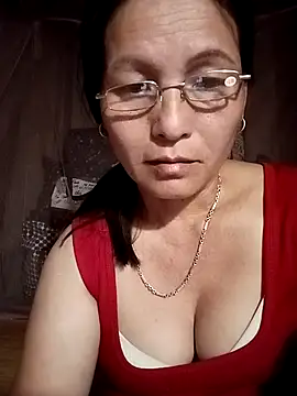 Chat +18 de Cucci07 ao vivo