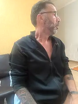 Tiojhonnyn Webbikameraesitys