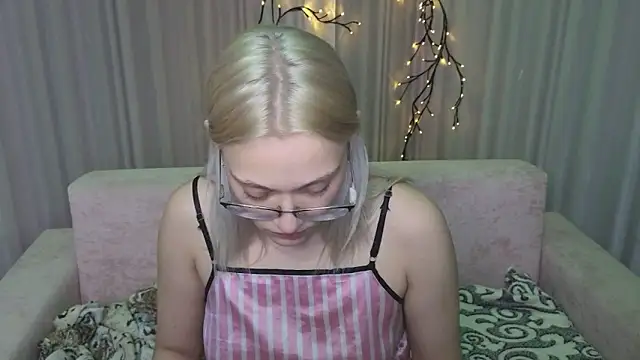 Chat XXX en directo de KaraLiin