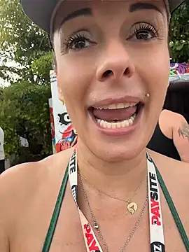 Онлайн чат XXX therealbeverlycious