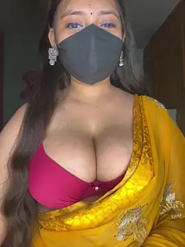 Pokazy przed kamerką – Naughty_pooja44